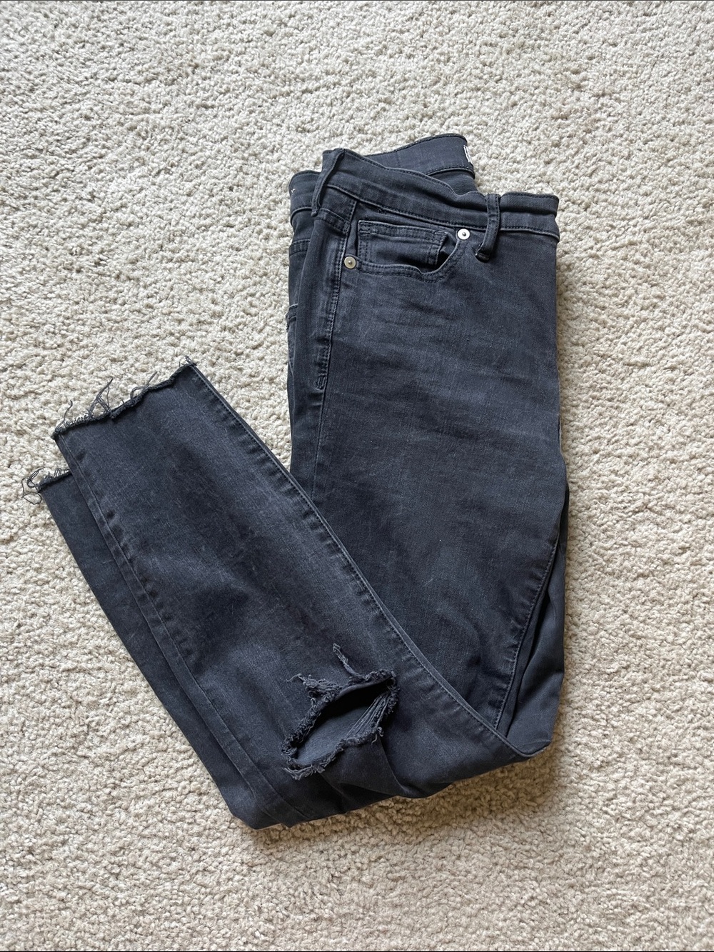 MADEWELL Women’s Black Distressed 9” Mid-Rise Skinny Denim Jeans - Picture 3 of 8